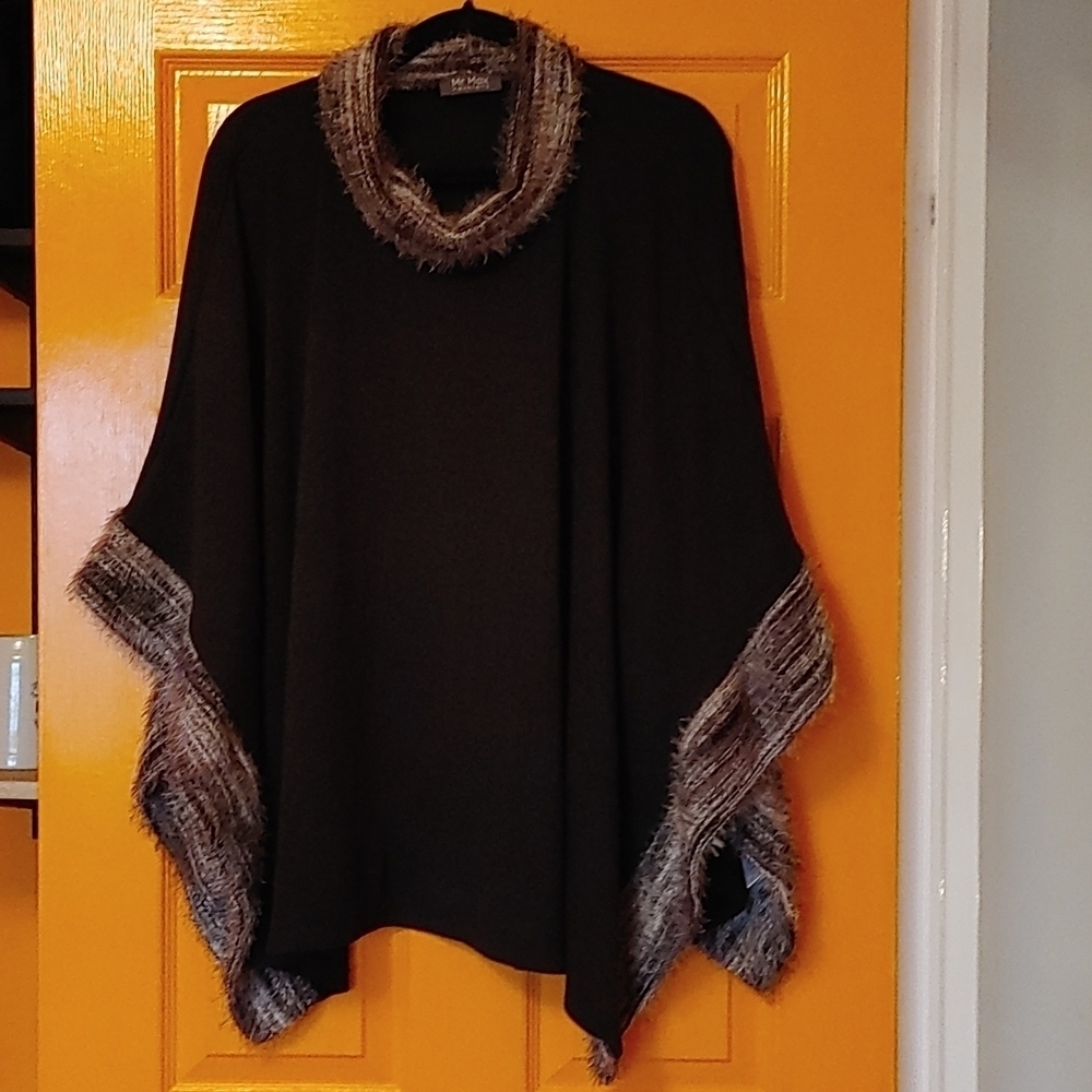Mr. Max Women's black poncho
